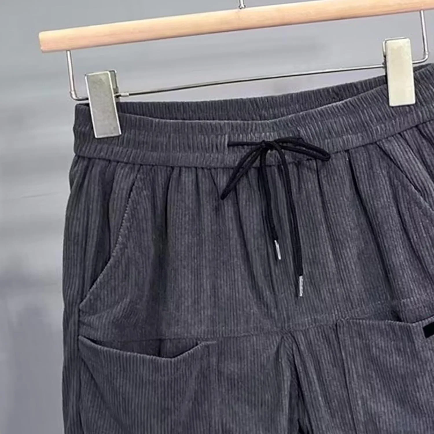 Men's Casual Shorts Cotton Texture Elastic Waist Drawstring Cargo Pants Fashion Summer Loose Shorts with Multi Pocket