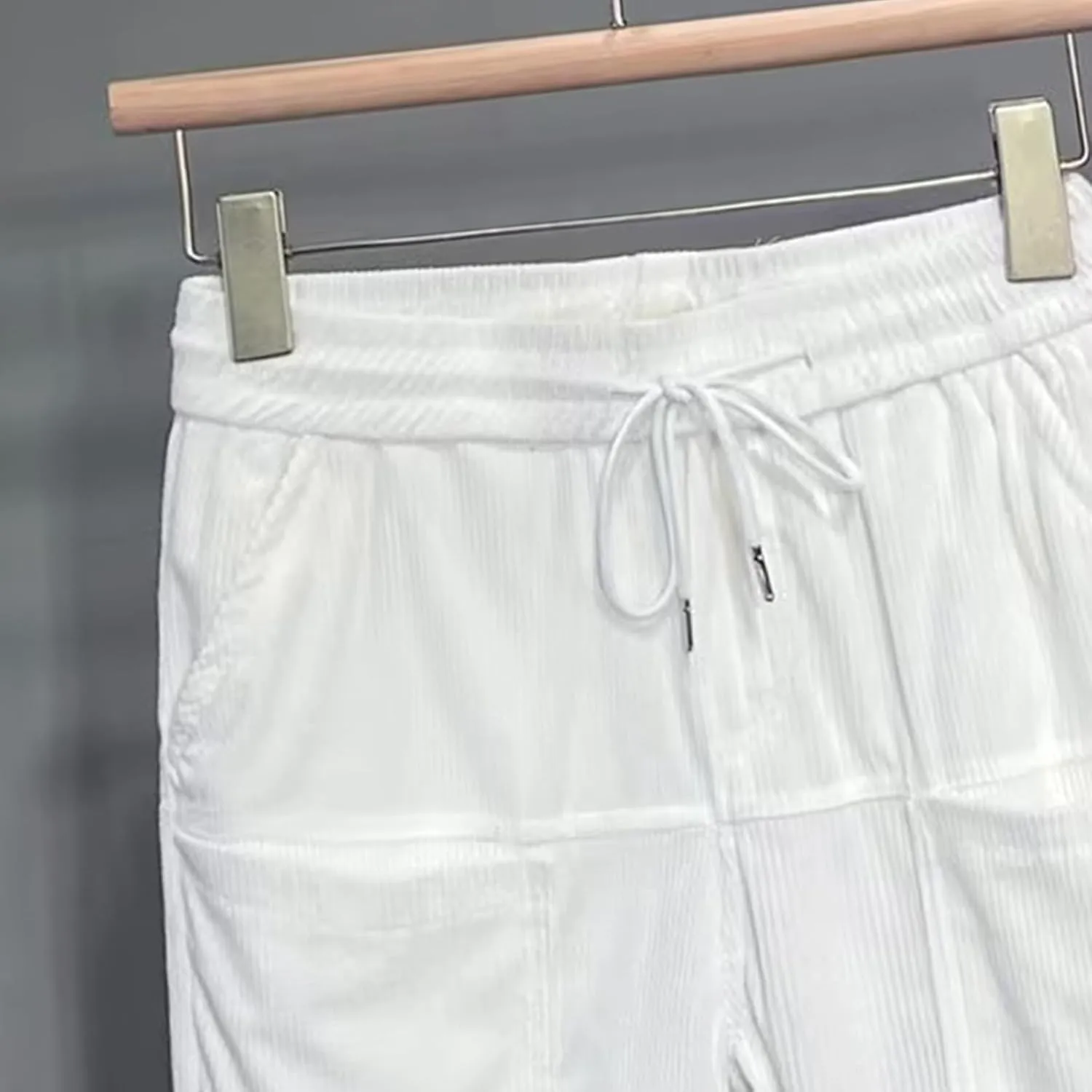 Men's Casual Shorts Cotton Texture Elastic Waist Drawstring Cargo Pants Fashion Summer Loose Shorts with Multi Pocket