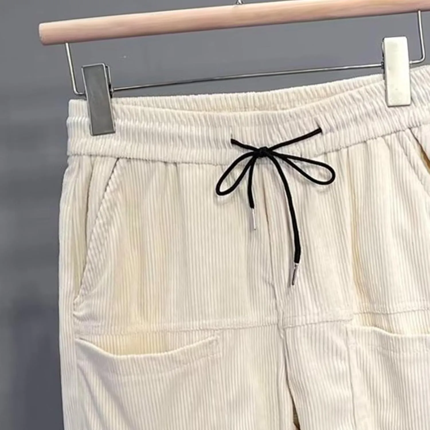 Men's Casual Shorts Cotton Texture Elastic Waist Drawstring Cargo Pants Fashion Summer Loose Shorts with Multi Pocket