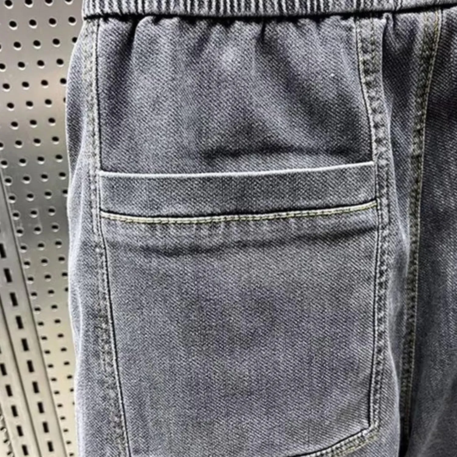 Men's Tapered Leg Jogger Jeans Streetwear Elastic Waist Drawstring Denim Pants Casual Cargo Jeans with Pockets
