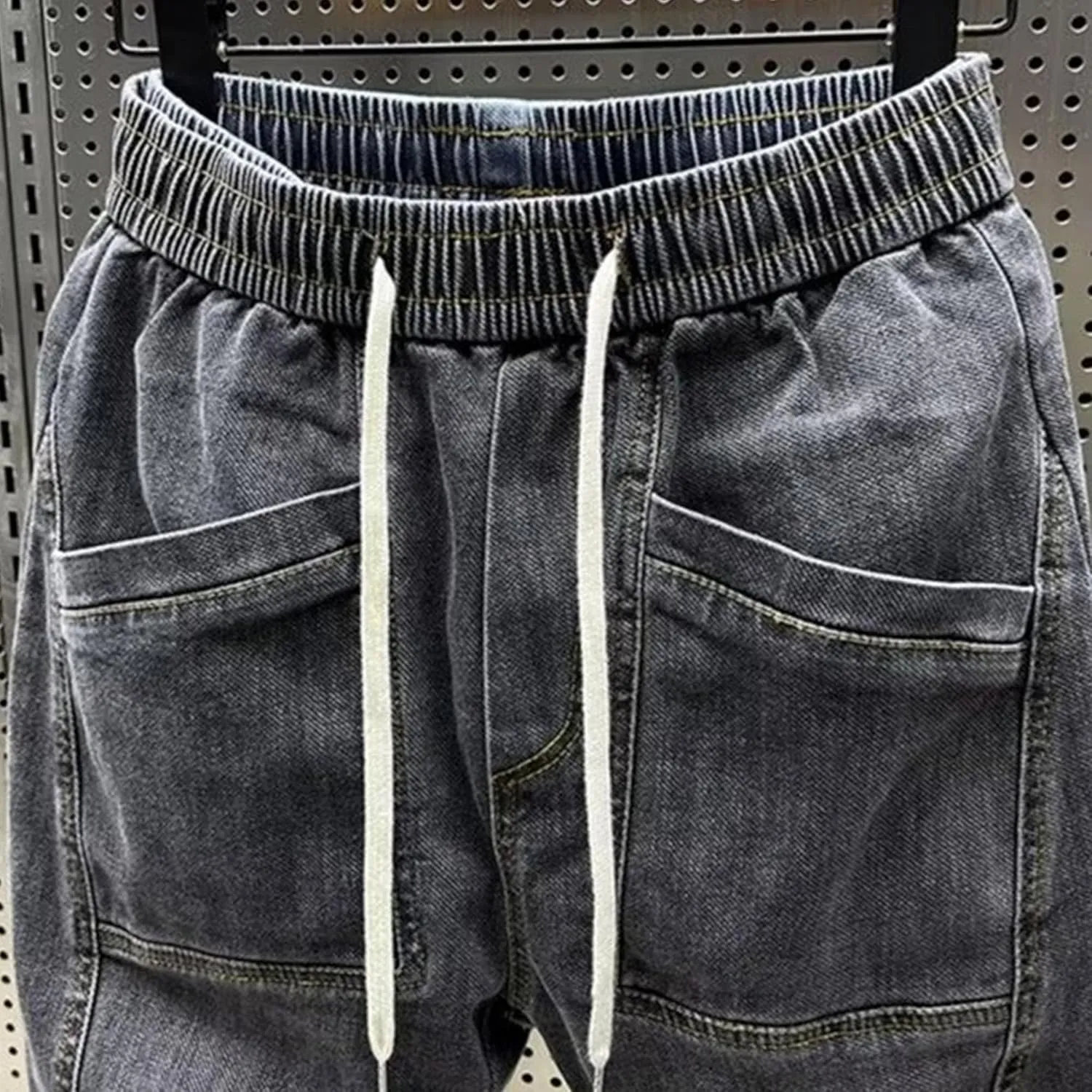 Men's Tapered Leg Jogger Jeans Streetwear Elastic Waist Drawstring Denim Pants Casual Cargo Jeans with Pockets