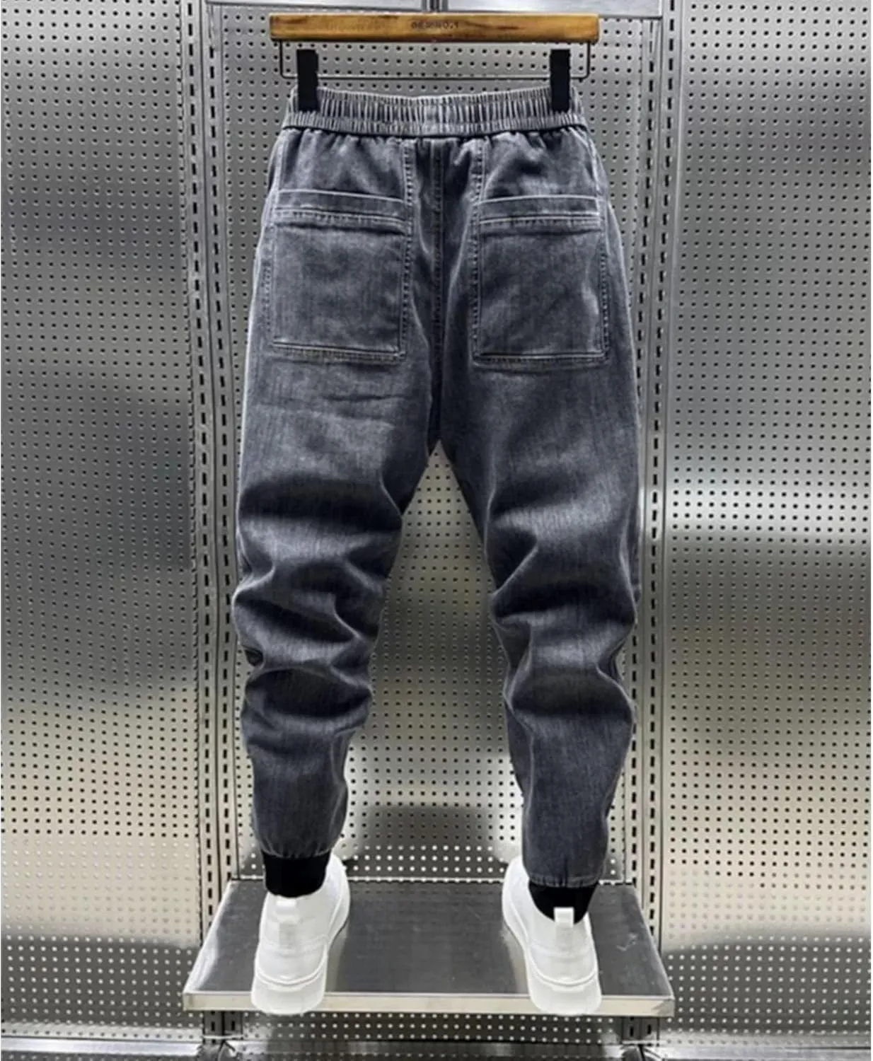 Men's Tapered Leg Jogger Jeans Streetwear Elastic Waist Drawstring Denim Pants Casual Cargo Jeans with Pockets